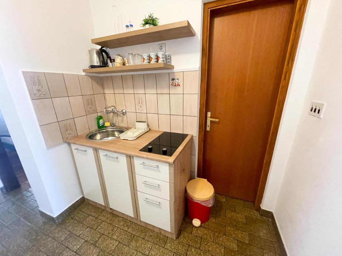 Apartmani Milan Crikvenica Exterior photo