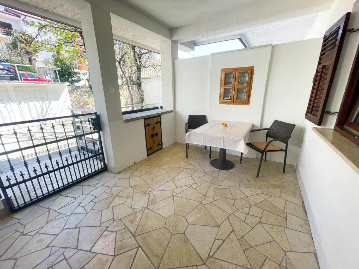 Apartmani Milan Crikvenica Exterior photo