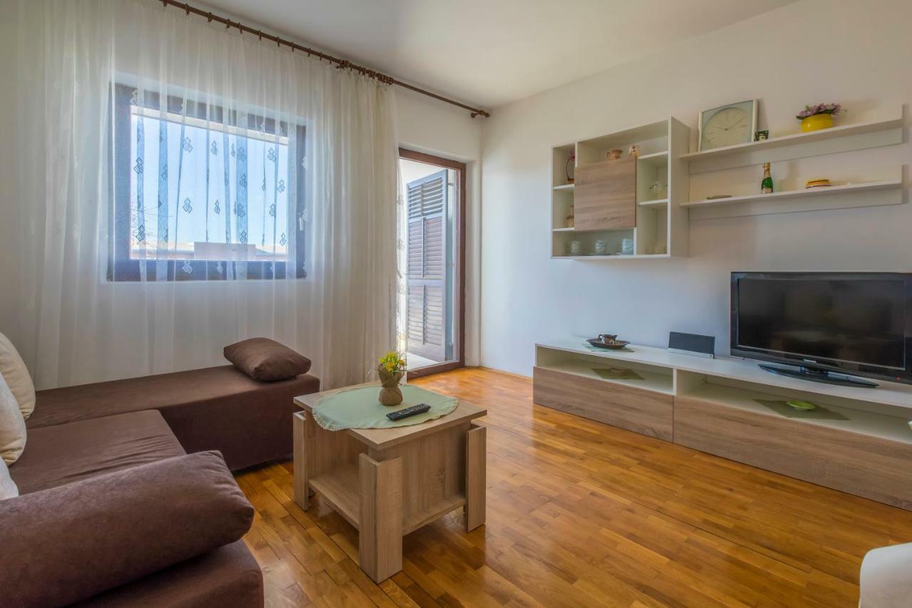 Apartmani Milan Crikvenica Exterior photo