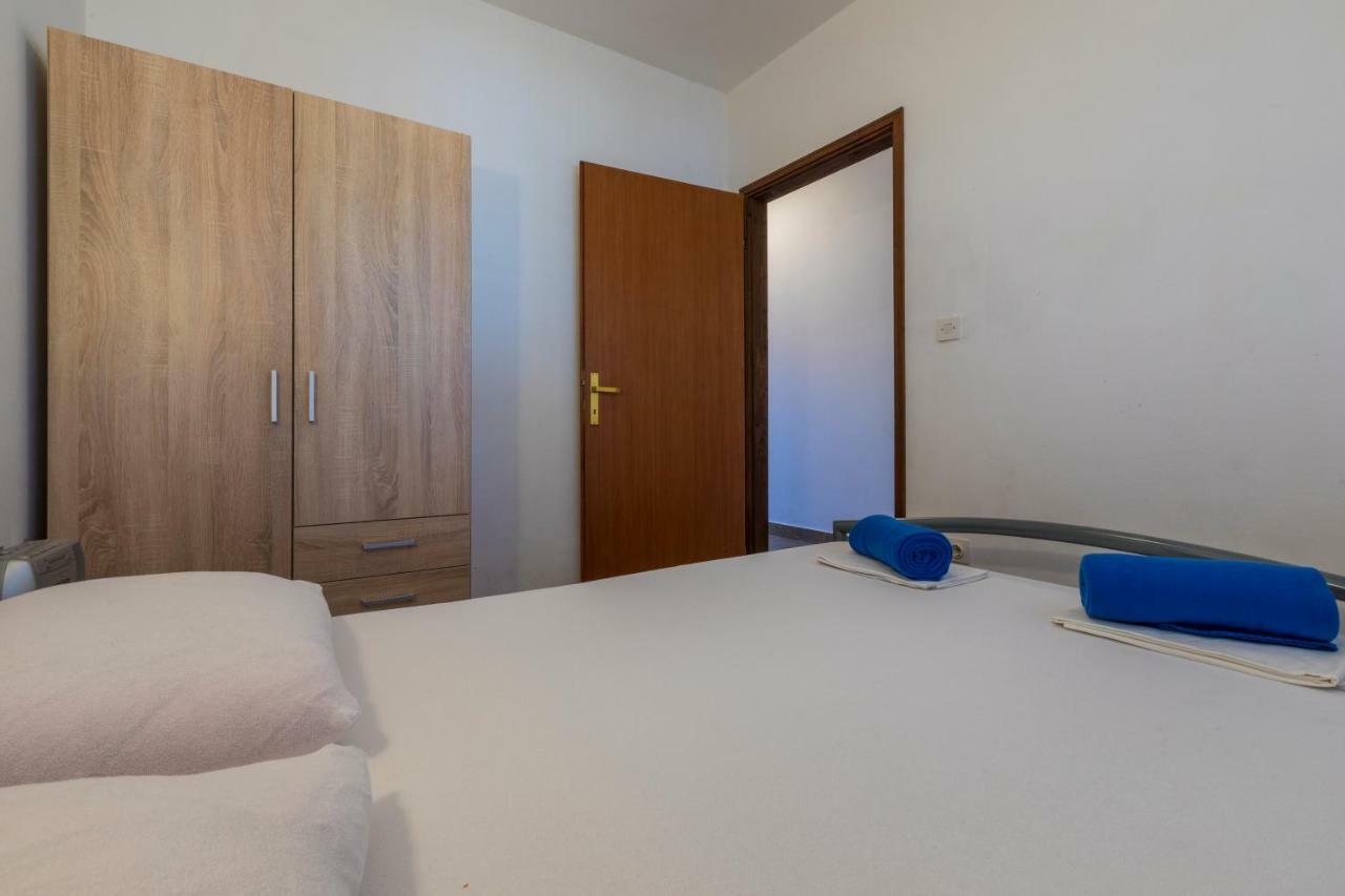 Apartmani Milan Crikvenica Exterior photo